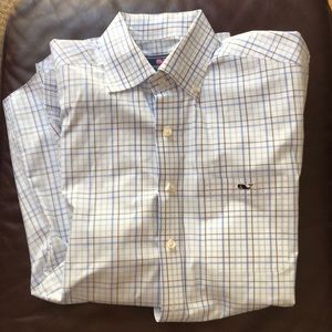 Vineyard Vines Tucker Shirt Medium lightly used missing neck button
